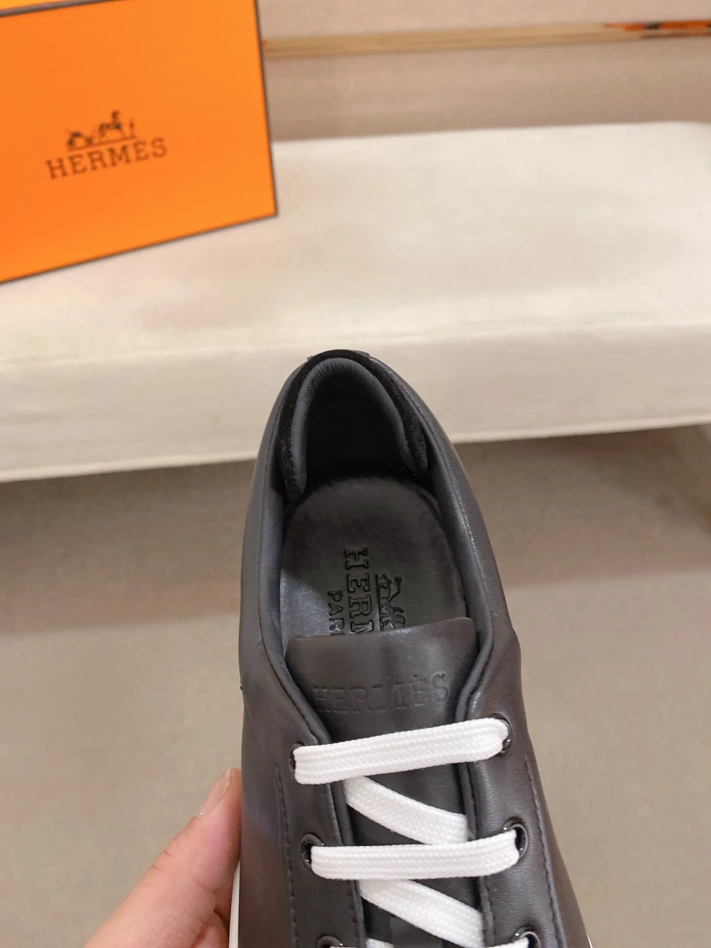 Men's clothing and shoes💰: 442💰《HERMES》【Classic original single version】Hermès; top 🔝purchase agent🔍🔍men's latest 🇺🇸 counter sales simultaneously, imported from Italy original ▲▲cowhide ▲▲ (high-end, nobility, class) ) Exquisite workmanship (Italian 🇮🇹 imported water-dyed 🐂 cowhide lining) sole: original sole provided by the original factory, ⚠️exclusive double-layer activity·TPR·rubber·combined molded outsole; super comfortable·wear-resistant·non-slip·environmental protection The real thing is more beautiful if you take the real thing (high quality, follow the order). You can enter and exit the counter at will * Number of yards: 38-44 (45 can be customized and cannot be returned or exchanged)